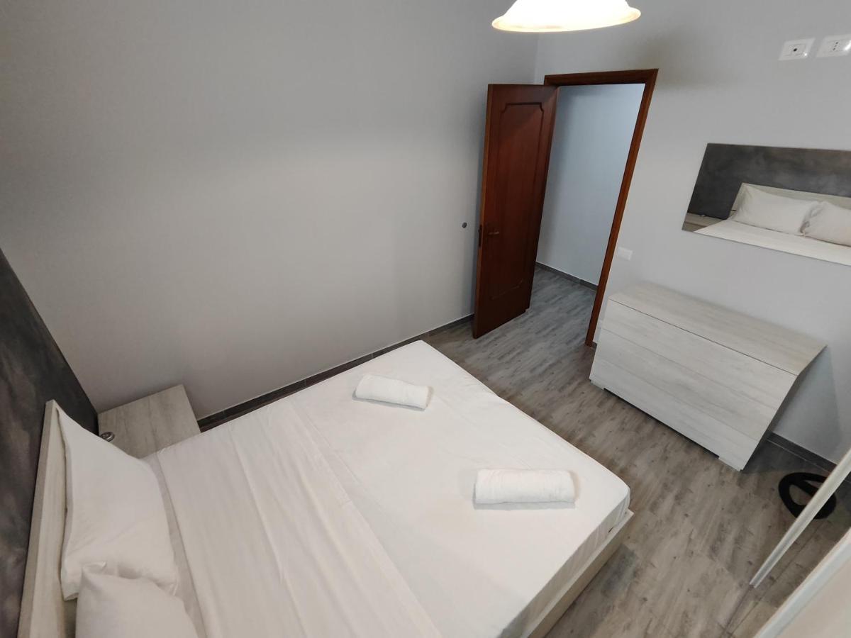 Sicily Travel Apartment'S 2 Giardini-Naxos Buitenkant foto