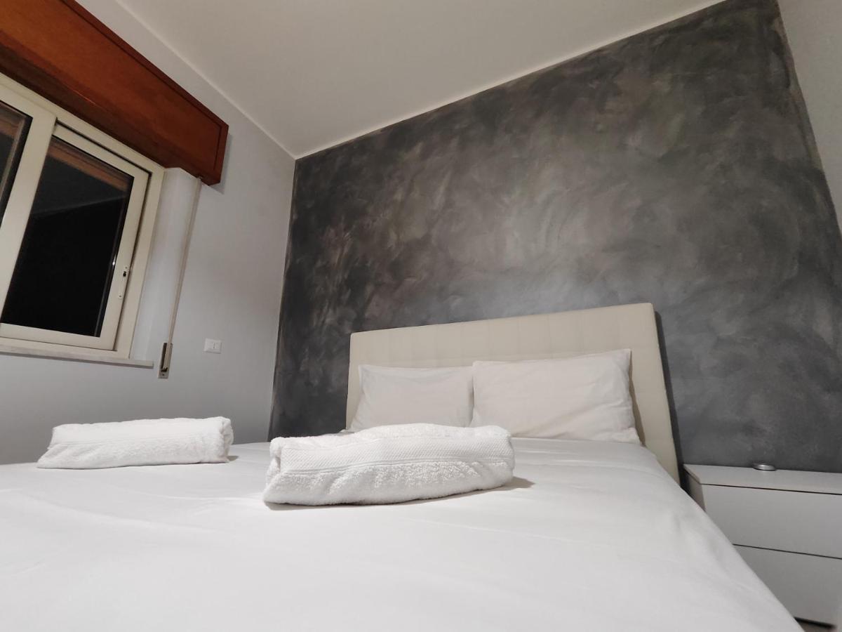 Sicily Travel Apartment'S 2 Giardini-Naxos Buitenkant foto
